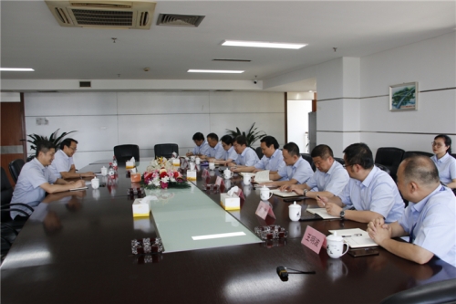 【领导关怀】市城投集团党委副书记郭东晓一行赴人生就是博尊龙集团走访调研